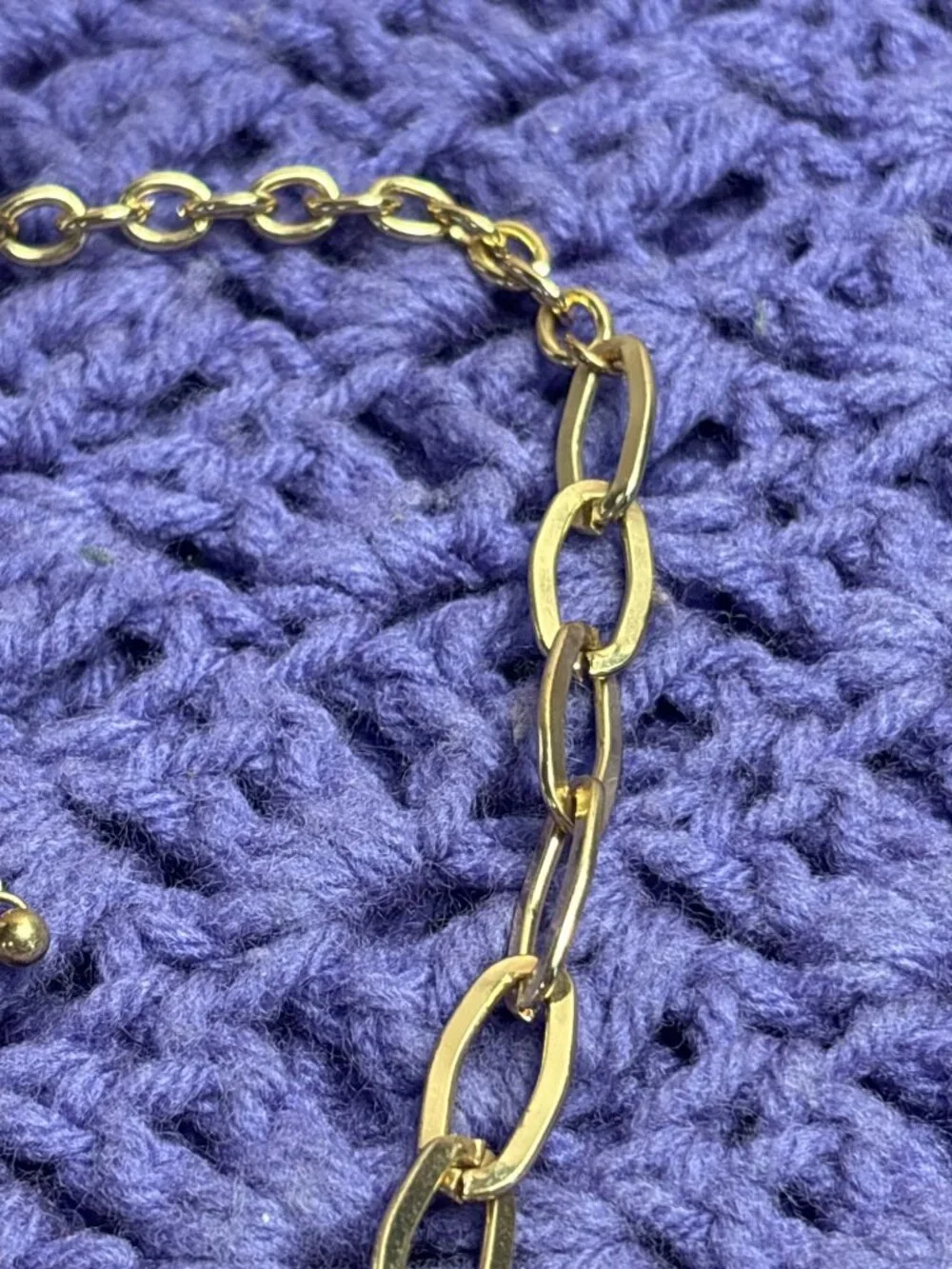 Goldtone Oval Link Chain Necklace Lobster Clasp 20 - 23 inches Long